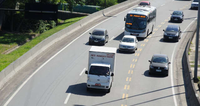 linha amarela estradas ccr
